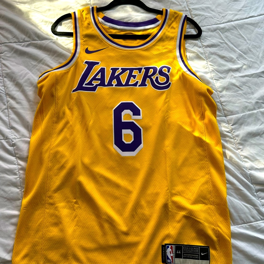 Los Angeles Lakers - LeBron James
